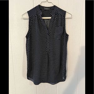 market & spruce McKenzie Split Neck Sleeveless top size S from stitch fix
